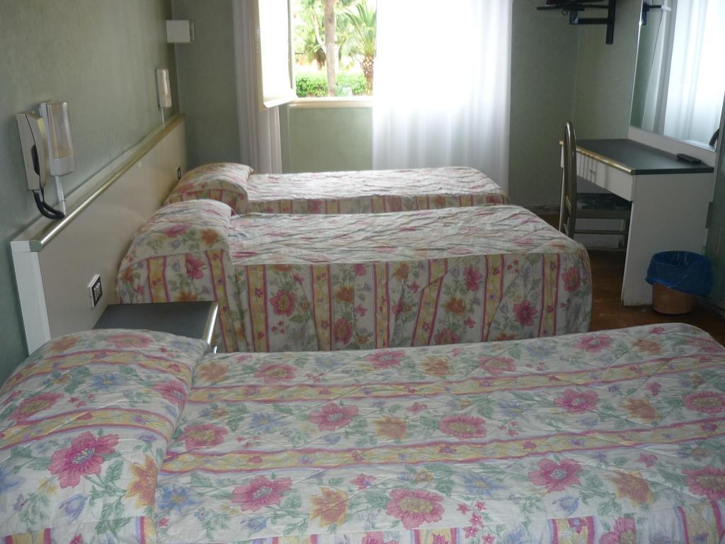 Hotel Europa Arma di Taggia Pokoj fotografie