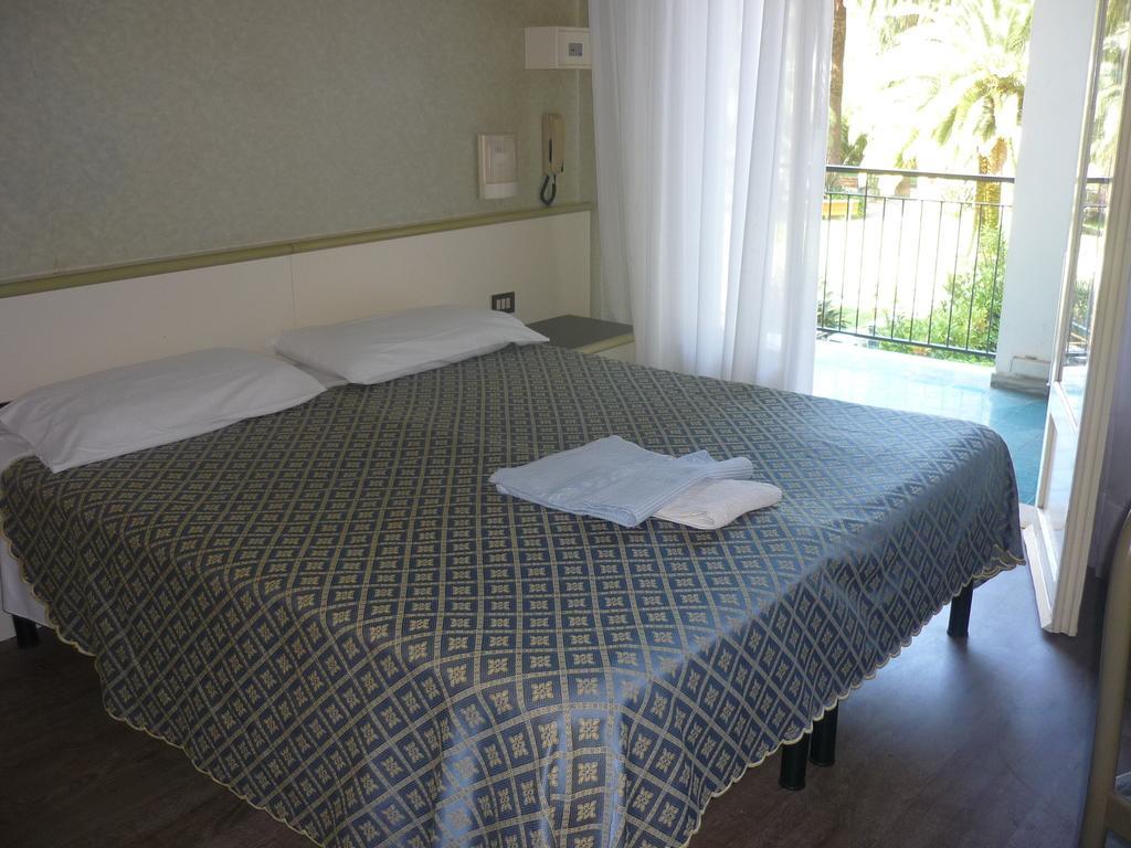 Hotel Europa Arma di Taggia Pokoj fotografie