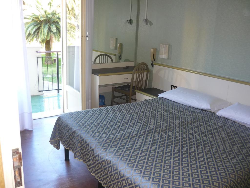 Hotel Europa Arma di Taggia Pokoj fotografie